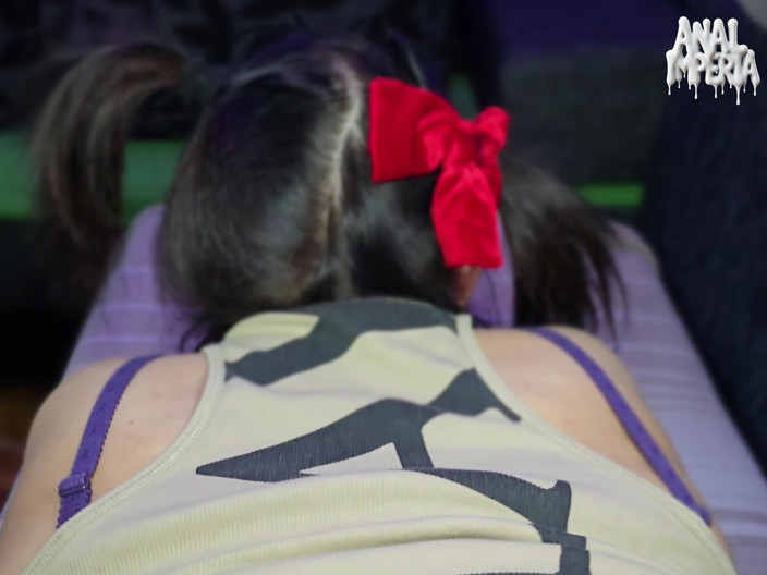 Anal Imperia: Сіссі дружина в гарячих панчохах анально запліднена спермофартами