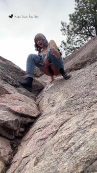 Aspen, Bonni et moi avons failli me faire prendre en train de pisser sur cette falaise !