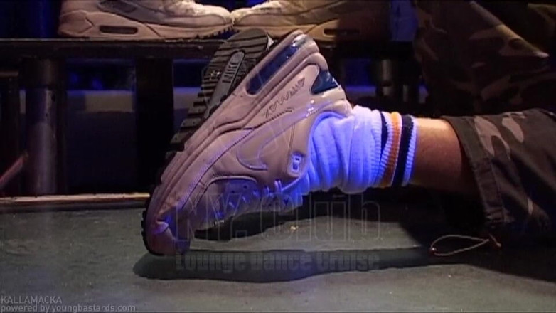 Young Bastards: Peto Coast трахает Басти Винклер - Live на сцене