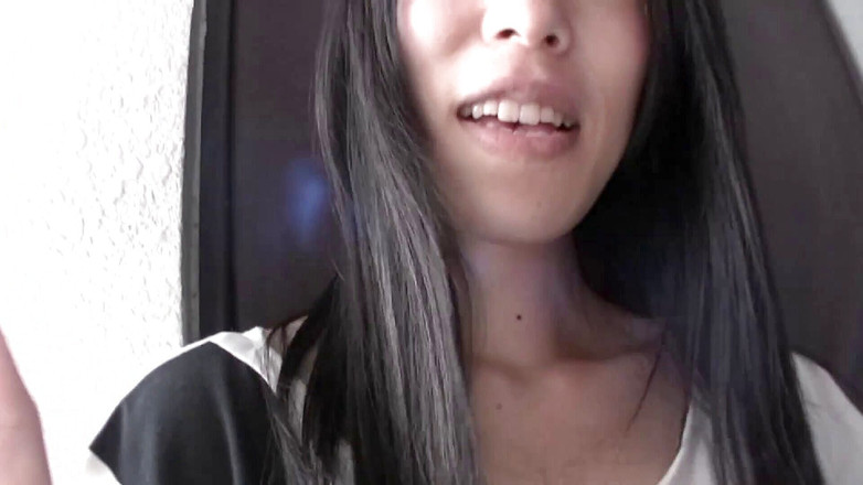 Asiatiques: La seducente ragazza asiatica fa piacere al cazzo del tizio...