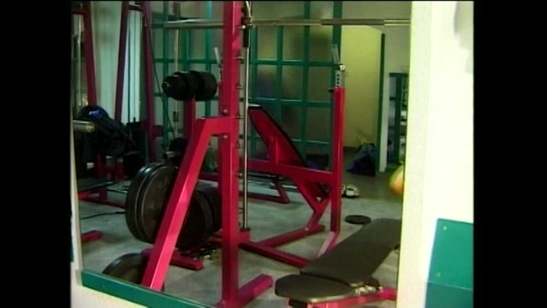 Dark Holes: Uma boa foda na academia com uma puta treinada