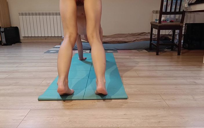 Elza li: Dubbel penetration dildo yoga
