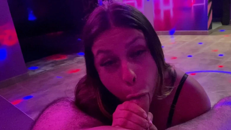 Tina And Edward porn video – Tina with Her Beautiful Big Ass Sits on My Face