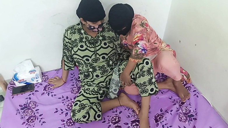 Sweet_Priya07: Dwie przyjaciółki dzwonią na swojego przyrodniego brata i uprawiają z...