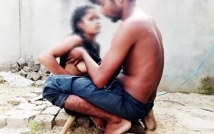 Laxmi deshi: 18letá indická vesnická dívka tvrdě šuká