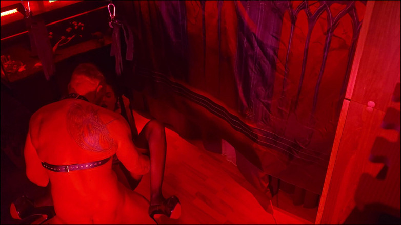 Relaxsextime: Pasangan bertukar pasangan di ayunan