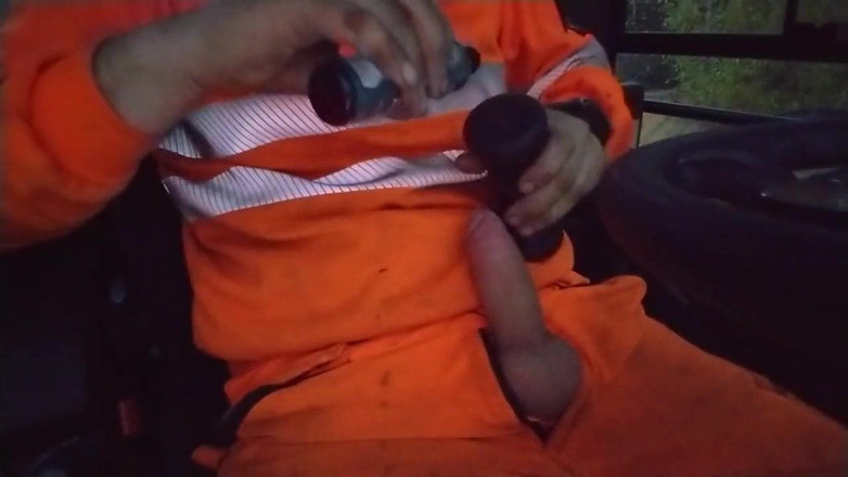 Me and myself: Honění při práci.