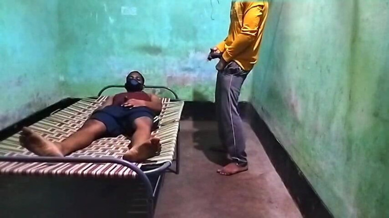Desi Tits: मेरा सीधा दोस्त मुझसे उसे गांड चुदाई देने के लिए कहता है जब तक कि मेरा वीर्य नहीं निकल जाता