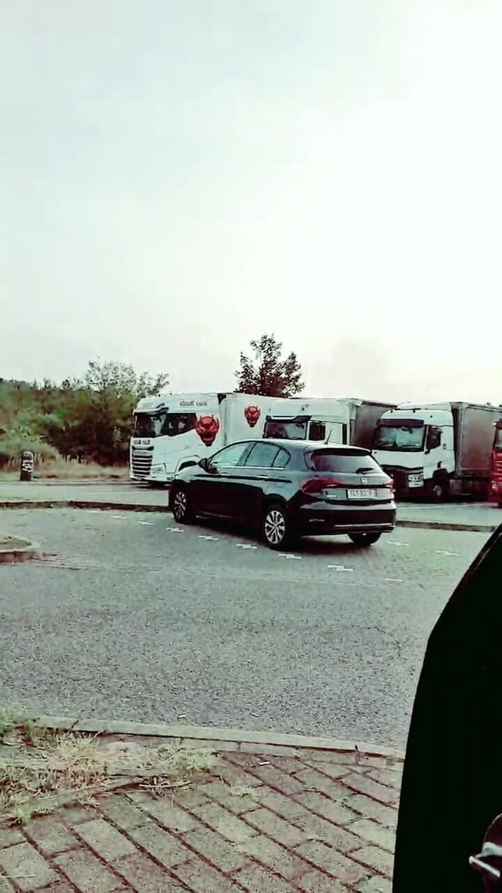 Slutboyben: Slutboyben Cam4セクシーなポルノスター痴女ベンジャミンがベルリンA115で巨大なモンスターコックをパンプ