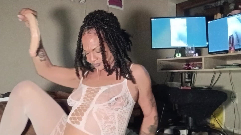 KNKY Bee: Extra Sloppy Deepthroat