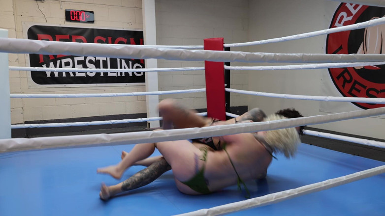 Red Sign Wrestling: Kourtney Geïnkt vs Marx Bambi