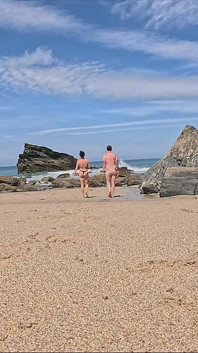 Dia da dominação feminina na praia