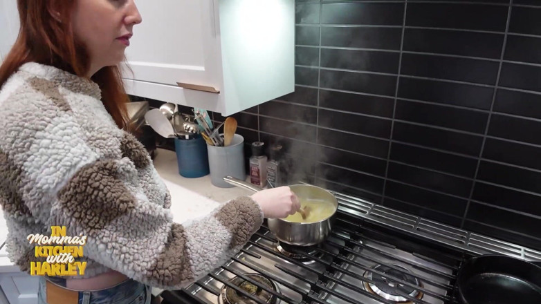 Harley Sin: Cozinha com Harley Mac N Cheese Edition