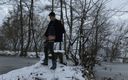 Idmir Sugary: Romantică la Lacul Înghețat se masturbează