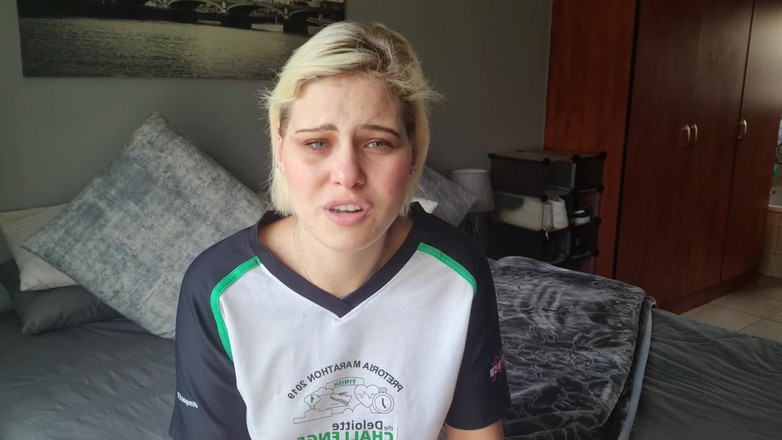 domslutfucker: 金发女郎不想和你的小鸡巴打交道，间接分手