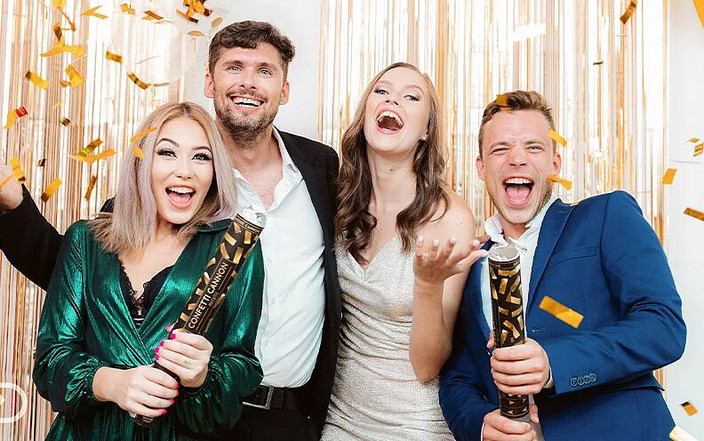 Virtual Real Passion: Doğaçlama striptiz