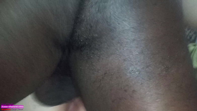 Cuckold Couple Swing: 彼女は友人に強く殴るように頼みました