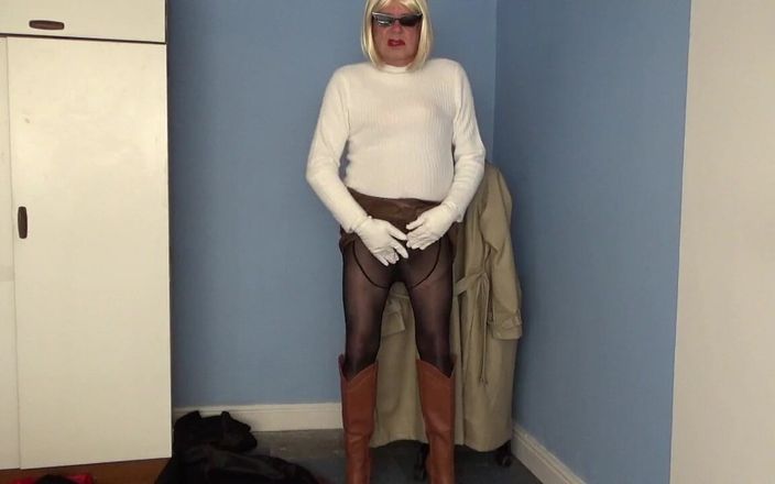Leather Kirsten: Leather Kirsten