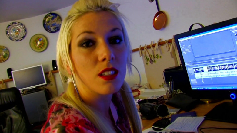 German amateur - 100% German hardcore videos: Si jalang blonde dalam kostum biru dikongkek dalam pepeknya