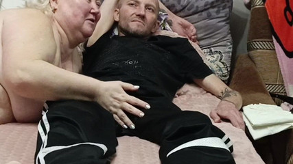 Zona901: sousedka kouří ptáka, aby získala další várku spermatu