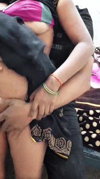 Hot Indian Desi Aunty Sex in Black Saari