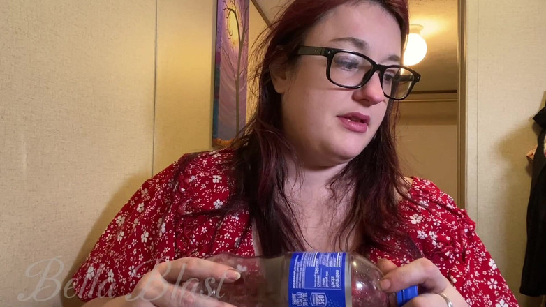 BellaBlast: Z bliska Voyeurism Gulp, Chug i Burp! Wybuch Bella