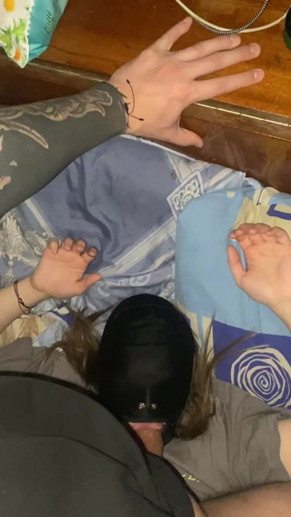 Cumqueen6914: Hard in een masker met het likken van de anus