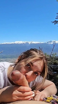 Creampie pour ma demi-sœur quand nous étions en excursion à la montagne