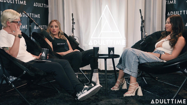 Adult Time Podcast: Scarlett Alexis &amp; Anna Claire Clouds Pen*s Fingers &amp; Mile High Club |...