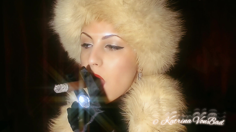 KatrinaVonBad: Glam Cigar