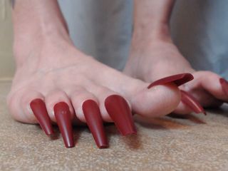 TLC 1992: Clicking tapping long toe nails