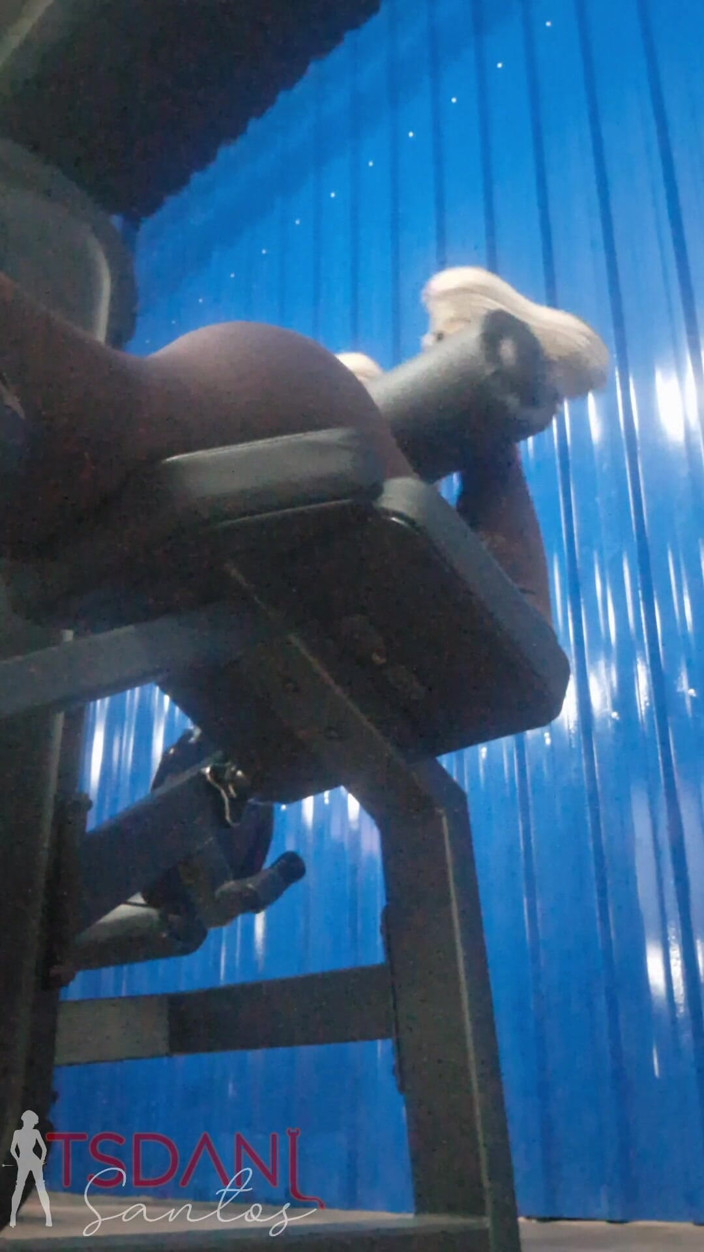 Tsdanisantos1: Vídeo muy bueno en el gimnasio haciendo mi entrenamiento.