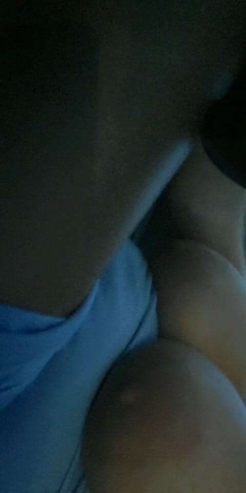 Annabelle Rogers: 露出我湿润的阴户