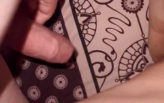 Eu inseri-o a um vizinho enquanto minha esposa está no trabalho! um estreito deu apenas metade de um galo! o orgasmo foi ótimo!