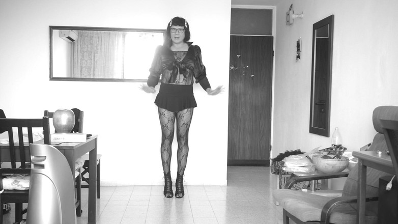 Voyager: Supersexig outfit.