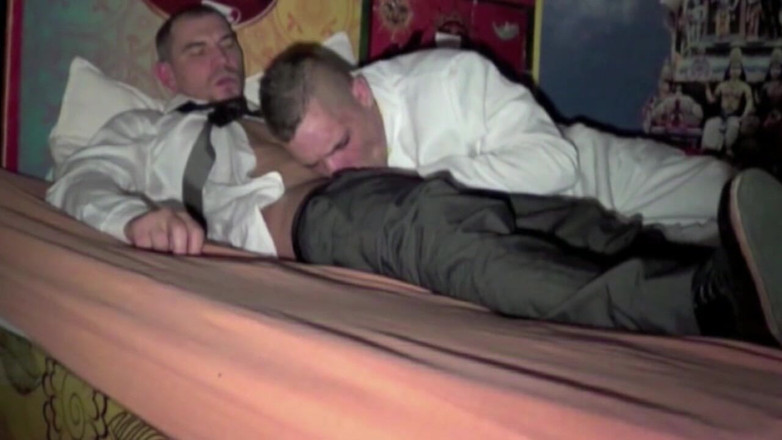 Straight fucking boy in uniform: Follada por una trabajadora heterosexual en traje y clase