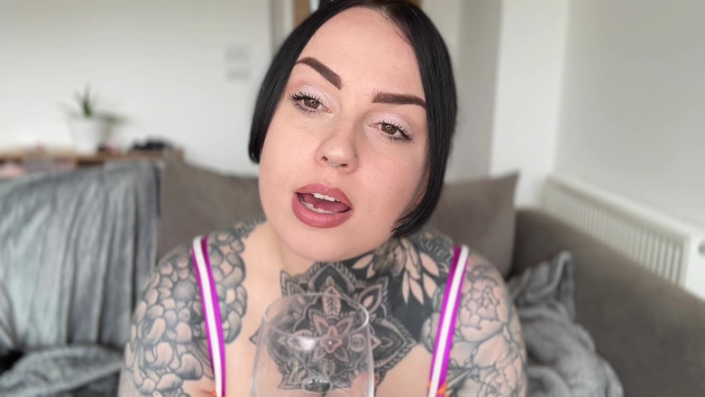 Miss Valentina: Коса сука аперитив