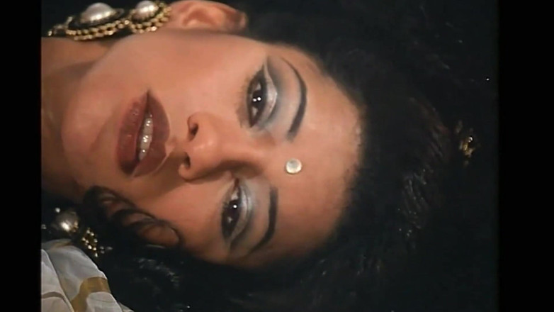 Vintage megastore: Christoph Clark sbatte una splendida mora nel Film vintage italiano