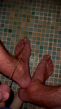 ¡qué Orina Tan Caliente! Qué Agradable Y Cálido Es Para Tus Pies Con Esto.
