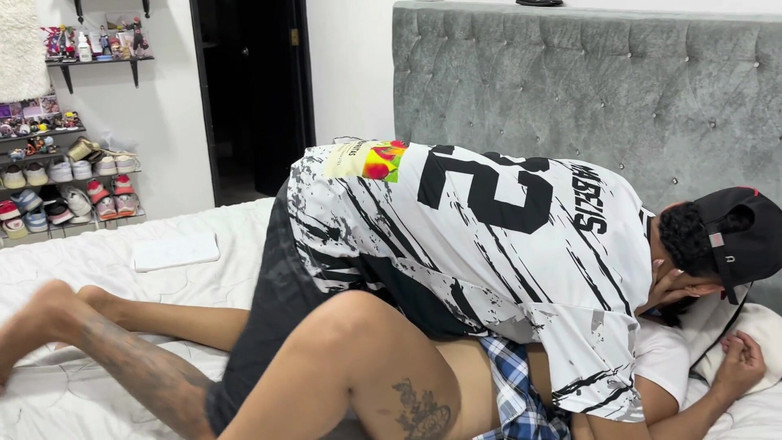 karencita: Drăguța Jessica adoră pula mare a tatălui ei vitreg în pizda...