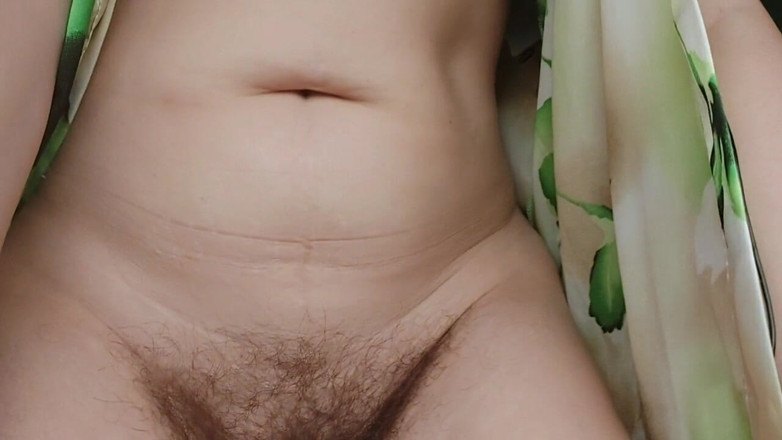 GinnaGg: 濡れたパンティ、濡れたパンティ、毛深い