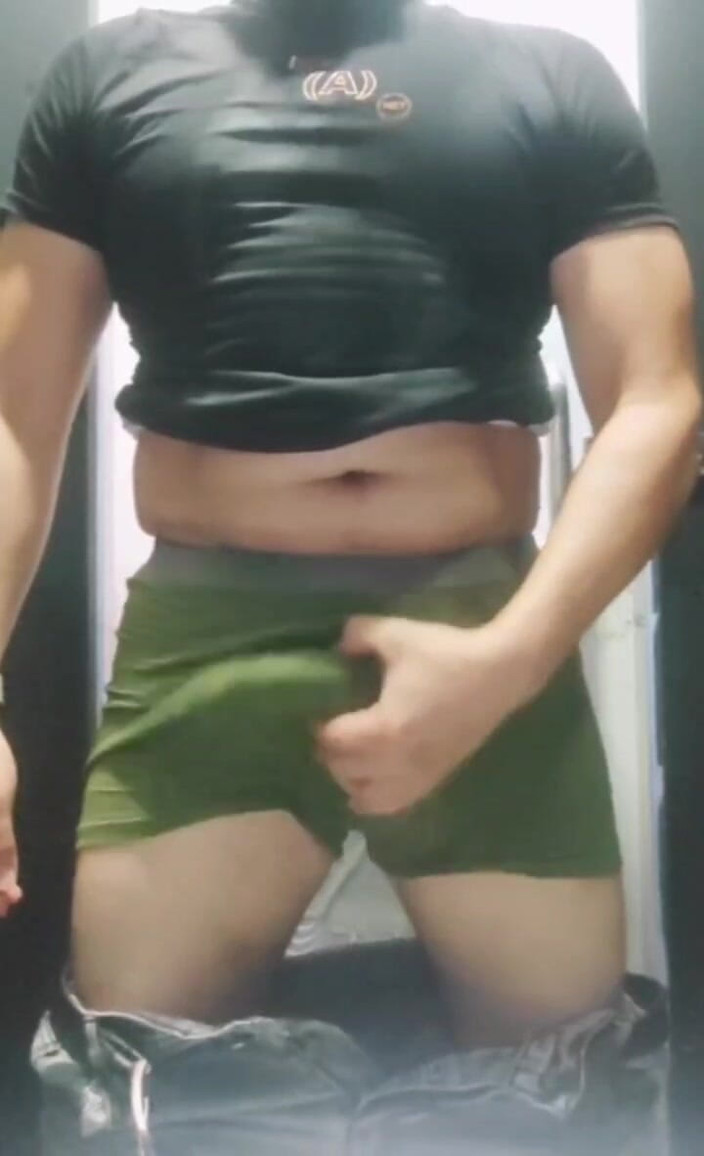 EgyptianStallion82: Vedi il mio muscolo e il mio grosso cazzo