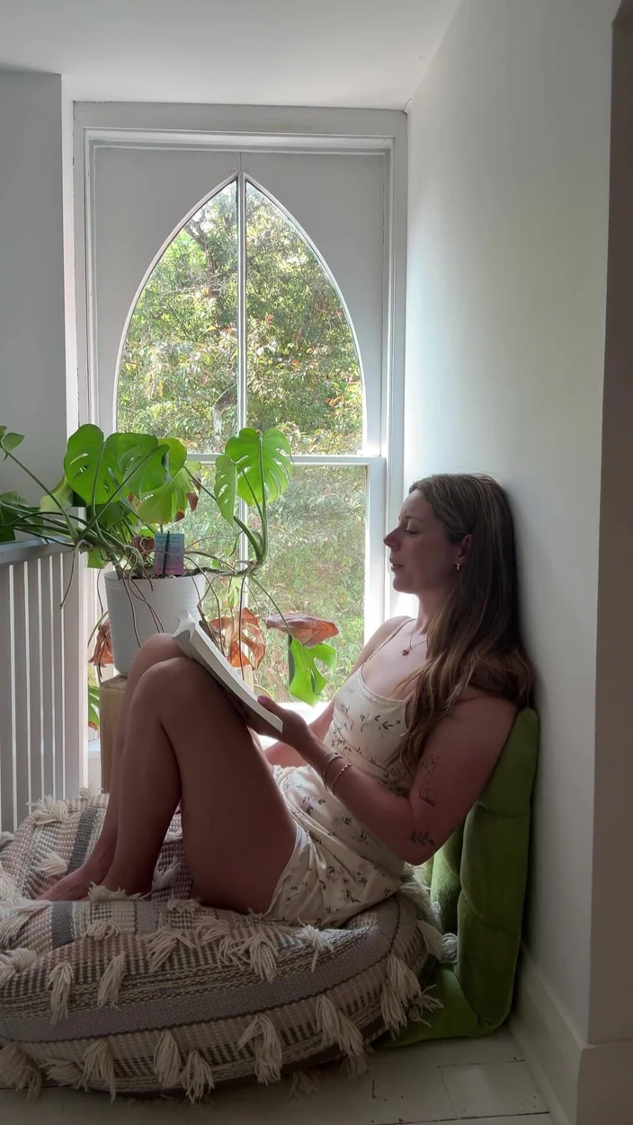 Nadia Foxx: Reading Smut While Trying Not to Cum Too Soon! Hysterical...