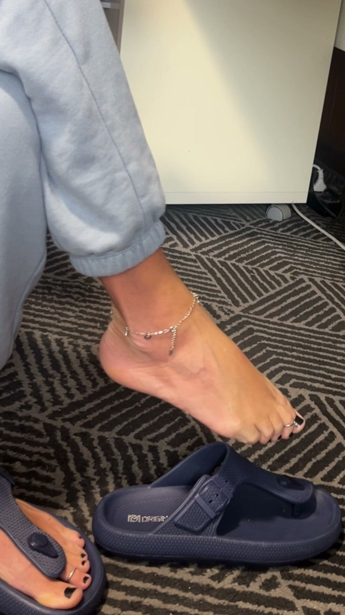 Andreina Naty: For Lovers of Beautiful Feet