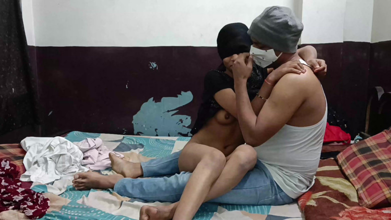 HousewifeGeeta: Vợ đụ nhau với người bạn thân nhất mộc mạc chơi...