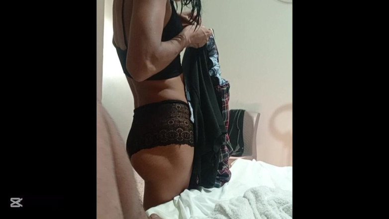 Sofixxx: Se preparaba para ir a la universidad pero no se...