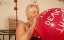 Anna Devot and Friends: Balón a vysoké podpatky