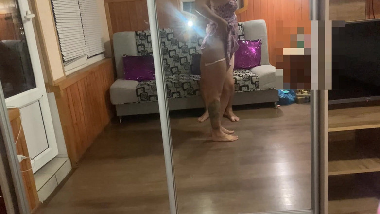 Risky Hairy Couple: 창가에서 섹스, 여자 오르가즘