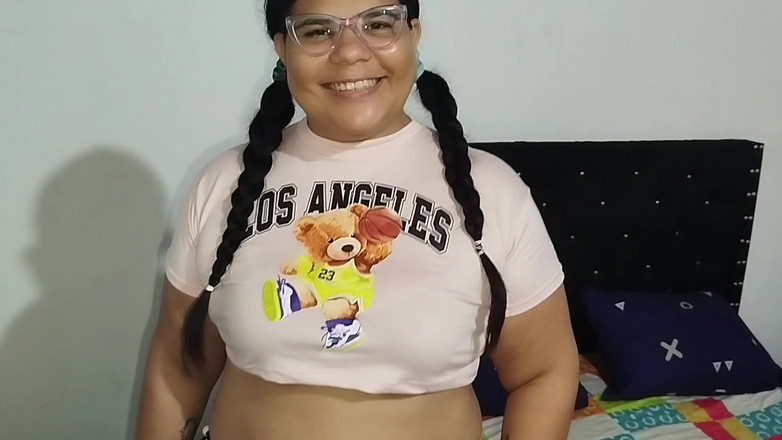 Adribella69: Fotto il culo grosso della mia vicina mentre suo marito...