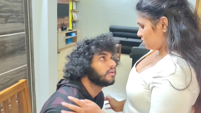 Vaigavarun45: Mallu làm tình với một người bạn cùng phòng